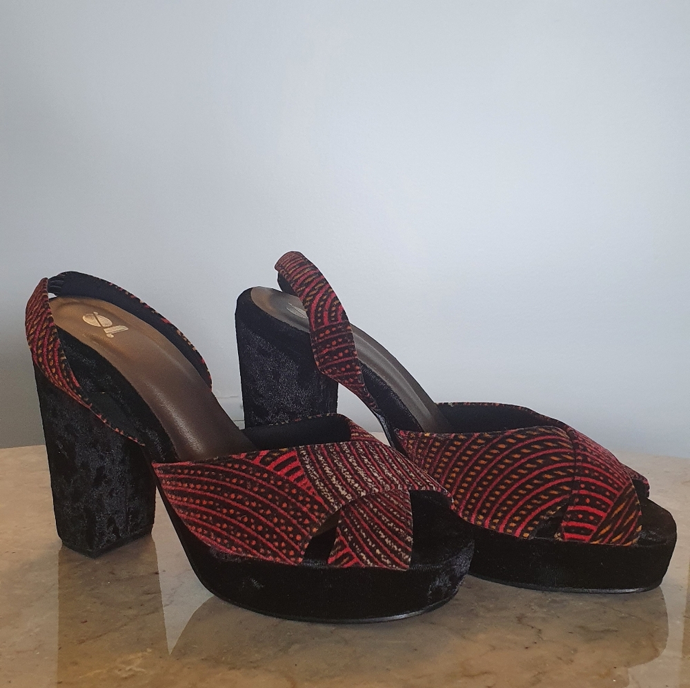 Gossip Black and Red Heels